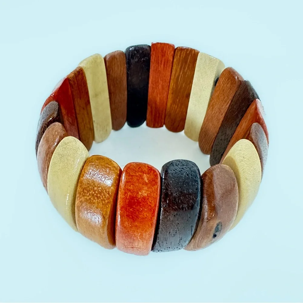 N/A artisan carved